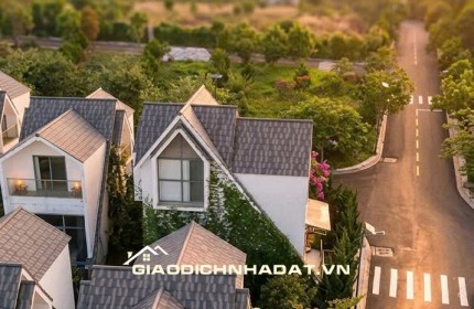 BÁN GẤP VILLAS CHUẨN NGHĨ DƯỠNG GẦN HỒ NGỌC BẢO LỘC - CHỈ CẦN THANH TOÁN TRƯỚC 660 TRIỆU NHẬN NGAY CHÌA KHÓA