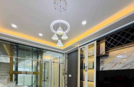 Nhà phố 5 tầng trục đường Trường Chinh, khu dân trí cao