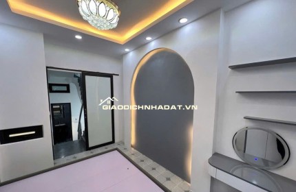 BÁN NHANH nhà View hồ -Ba Đình chỉ NHỈNH 5 đồng xíu