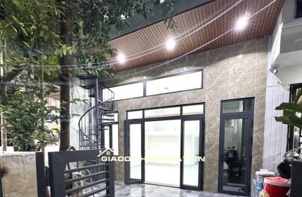 Bán nhà Q10 Cách mạng tháng 8 ngang 6m 4 tầng 95m2: 8,9 tỷ. Trí 0967638168