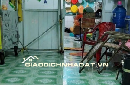 Bán nhà cấp 4 suốt có 1 gác gỗ ngay trung tâm Đầm Sen Q11