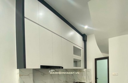 Nhà Đẹp Giang Xá Trôi 32m - 5 Tầng ô tô 50m - Không Quy Hoạch 4ty7
