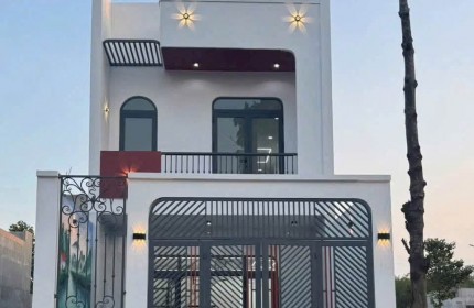  NHÀ PHỐ MẶT TIỀN – KẾT NỐI BIÊN HÒA & TP.HCM CHỈ 10–15 PHÚT  Vị trí đẹp ngay trục đường chính.� Sổ riêng, thổ cư 100%, pháp lý rõ ràng.� Hạ tầng hoàn thiện, khu dân cư hiện hữu.  Chỉ từ 420 triệu là có cơ hội sở hữu nhà phố mặt tiền.  Anh/chị quan tâm in