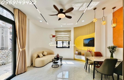 SIÊU PHẨM MỚI ĐẸP 2 MẶT TIỀN HẺM XE HƠI 7 CHỖ TỚI NHÀ -  2 TẦNG - DTSD 50M2. NHỈNH 5TY