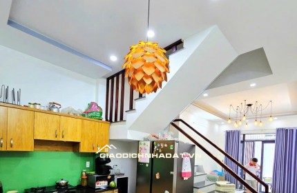  NHÀ PHỐ 53M2, 3 TẦNG, HOÀN CÔNG ĐỦ, ĐƯỜNG Ô TÔ, GẦN CHỢ LONG TRƯỜNG  5 TỶ