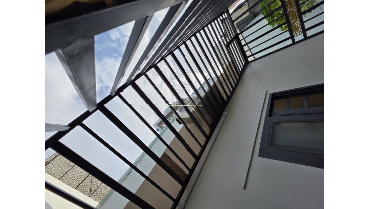 CHÍNH CHỦ CẦN BÁN NHÀ MẶT TIỀN 80M² TÂN XUÂN, SHR , 5.2 TỶ. LH:0909635789.