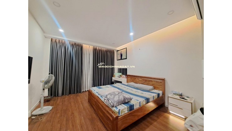 NHÀ ĐẸP BÌNH TÂN 5 TẦNG ĐẸP - HẺM XE TẢI - FULL NỘI THẤT