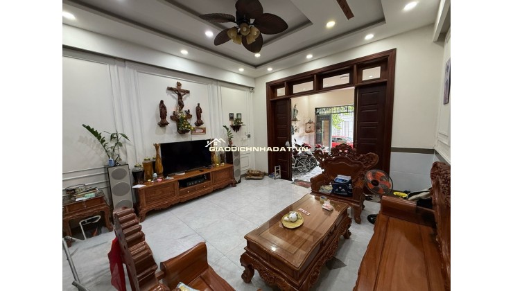 Bán nhà 5 tầng Tân Thới hiêp q12 5,5 x 19 [ 7,4 tỳ] HXH 8 m