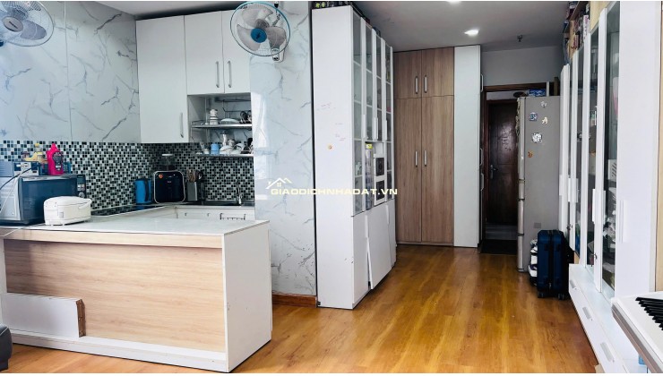 CĂN GÓC - Chính chủ cần Bán Chung Cư 8X Đầm Sen Sổ Hồng năm 2025