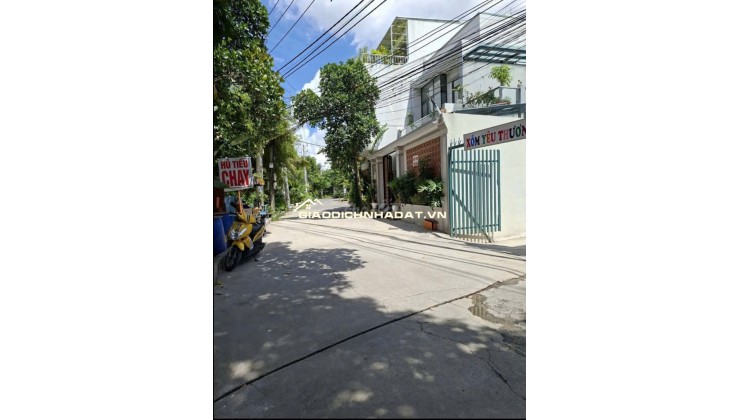 Bán nhà xưởng kinh doanh hay ở đều tốt, sát bờ sông Sài Gòn