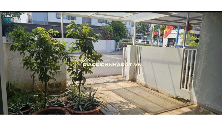 Bán nhà thô Khang Điền Mega Village 75m2, 3 tầng, sổ hồng