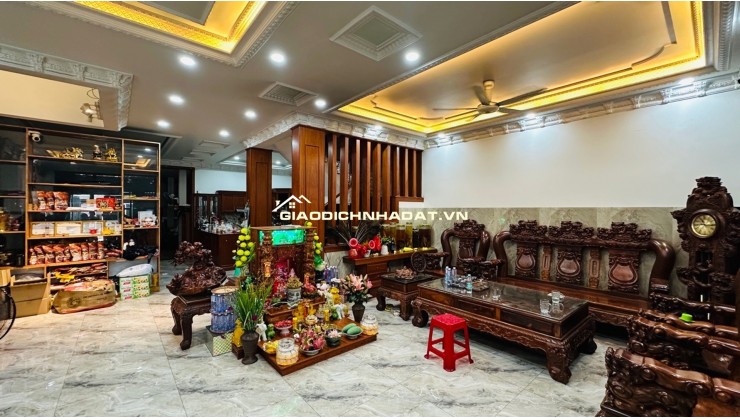 Bán nhà 4 tầng diện tích lớn 240m2 tại đường Trung Mỹ Tây 17 Quận 12 giá 13.8 tỷ sổ hồng riêng