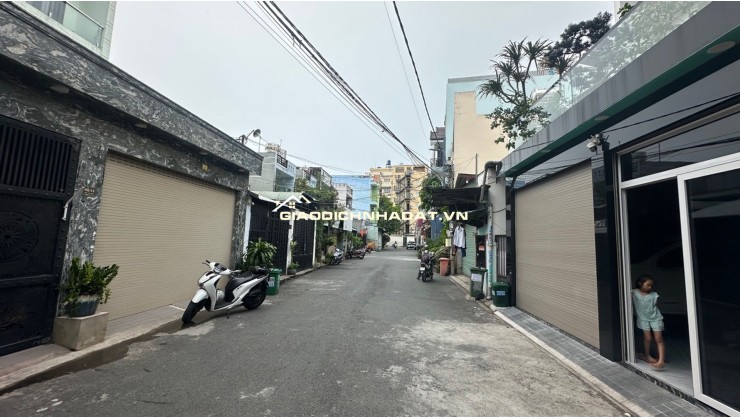 Bán nhà 4 tầng diện tích lớn 240m2 tại đường Trung Mỹ Tây 17 Quận 12 giá 13.8 tỷ sổ hồng riêng