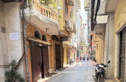 NHÀ NHO NHỎ TRONG CON NGÕ TO TO -25m2 CHỈ 4tỷ là ENTER