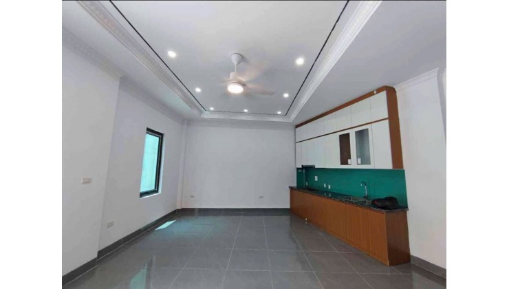 Chính chủ gửi bán căn nhà phân khúc cực hiếm tại Thôn Hoằng ,Lạc Đạo