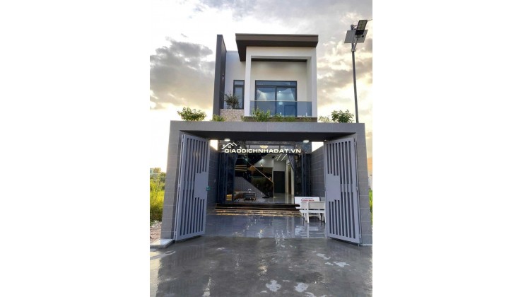CHỦ NGỘP BÁN HẠ GIÁ 200tr NHÀ LẦU 3 PHÒNG NGỦ GẦN BỜ KÈ BỬU LONG