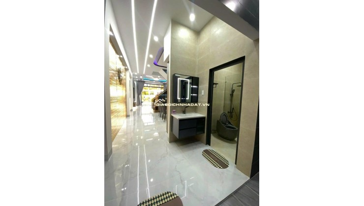 CHỦ NGỘP BÁN HẠ GIÁ 200tr NHÀ LẦU 3 PHÒNG NGỦ GẦN BỜ KÈ BỬU LONG