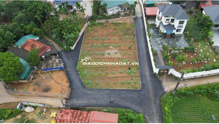 Bán đất đối diện trường Mầm Non Hợp Thành - TP Hòa Bình - 2 mặt tiền 110m2  5xx