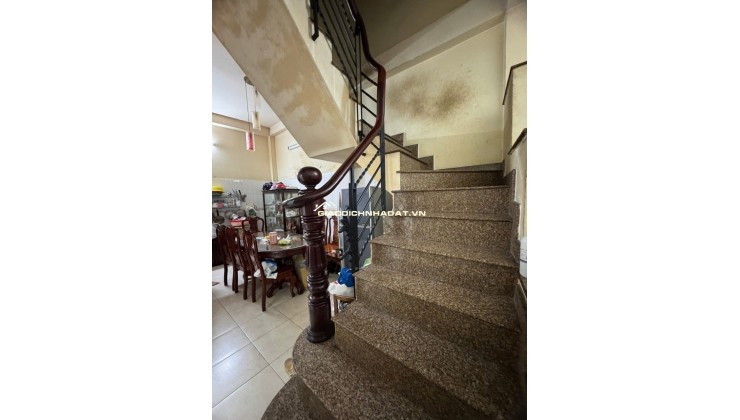 Bán nhà Lạc Long Quân hẻm xe hơi, 60m2, 4 tầng BTCT, giá 8,9tỷ