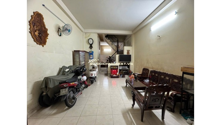 Bán nhà Lạc Long Quân hẻm xe hơi, 60m2, 4 tầng BTCT, giá 8,9tỷ