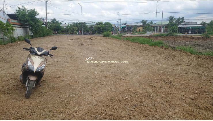 CHO THUÊ 5000M2 MẶT TIỀN QL50 LÀM BÃI XE NHÀ XƯỞNG KHO LẠNH 0901651234.