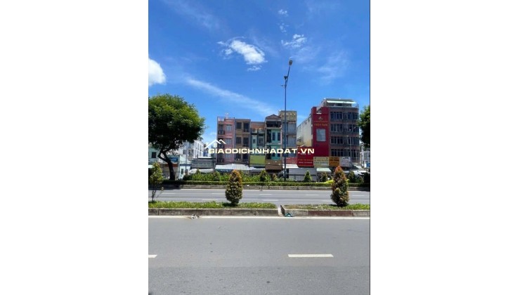 Bán nhà mặt tiền Trường Chinh ngay cầu Tham Lương Q12