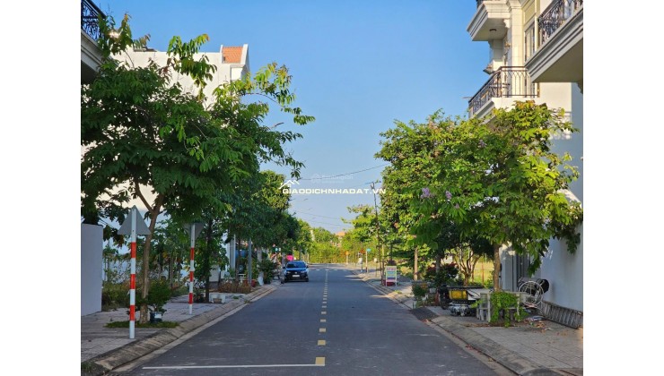 BÁN LÔ GÓC 106M2, NGANG 8M, SÁT SÂN BAY LONG THÀNH CHỈ 4 TỶ.