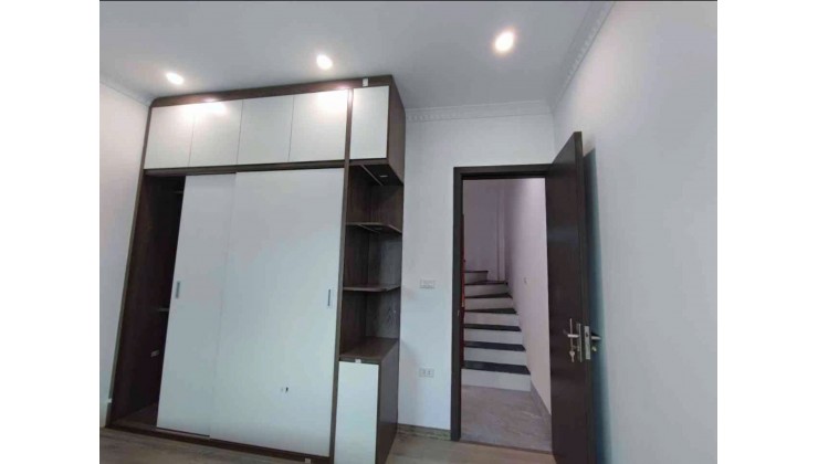 Chính chủ gửi bán căn nhà phân khúc cực hiếm tại Thôn Hoằng ,Lạc Đạo