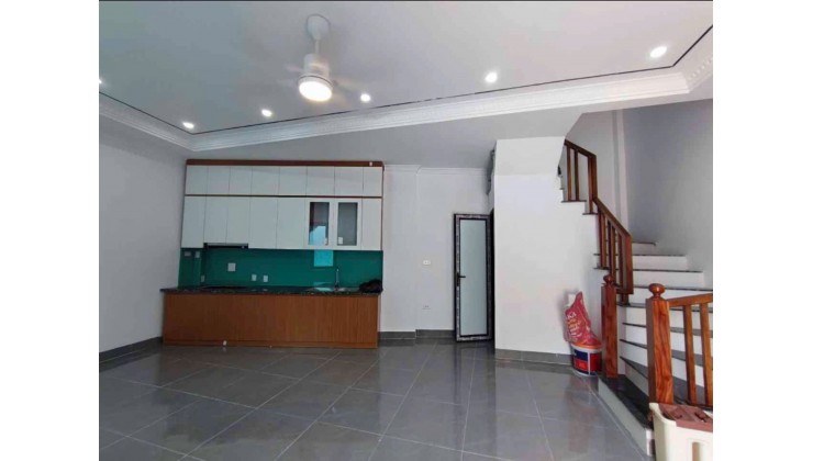 Chính chủ gửi bán căn nhà phân khúc cực hiếm tại Thôn Hoằng ,Lạc Đạo