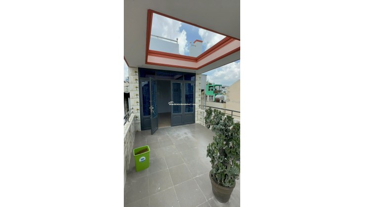 Cho thuê nhà 62/1 Xóm Đất P8 Q11 hẻm 3m, Đúc 3.5 tấm