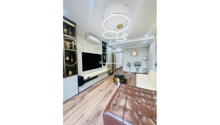 Bán nhà Ngọc thụy 11 tỷ 40m ô tô gara,thang máy,sổ đỏ Long Biên
