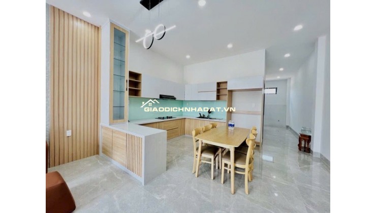 CHỦ CHUYỂN CÔNG TÁC RA HÀ NỘI SỐNG CẦN BÁN GẤP CĂN BIỆT THỰ GIÁ CHỈ 1 TỎI HƠN