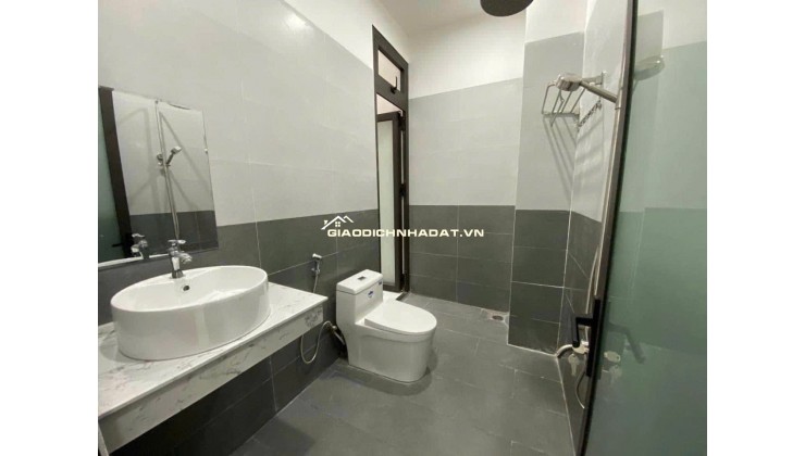 CHỦ CHUYỂN CÔNG TÁC RA HÀ NỘI SỐNG CẦN BÁN GẤP CĂN BIỆT THỰ GIÁ CHỈ 1 TỎI HƠN