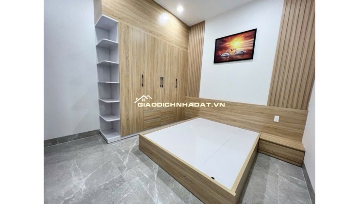 CHỦ CHUYỂN CÔNG TÁC RA HÀ NỘI SỐNG CẦN BÁN GẤP CĂN BIỆT THỰ GIÁ CHỈ 1 TỎI HƠN