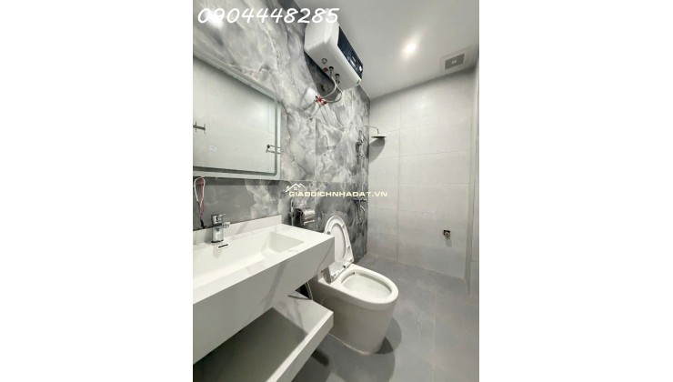 Nhà đẹp độc lập sân cổng riêng mặt ngõ cách đường chính 20m ô tô đỗ cửa tại Đằng Hải Hải An