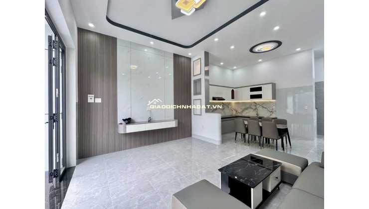 KẸT TIỀN CHỦ CẦN BÁN CĂN CẤP 4 NGAY GẦN ĐỒNG KHỞI CHỈ 350TR