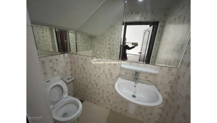 Bán nhà liền kề 5PN + 7WC, giá 8.*** tỷ, 126m2 tại Lô G20,