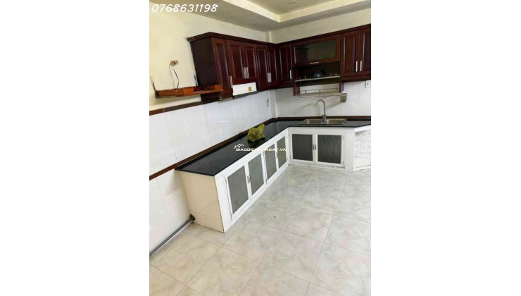 Bán nhà 48m2 Bình Long, Tân Phú, 2 tầng, 2PN, hướng Nam, sổ hồng riêng nhĩnh 4đ
