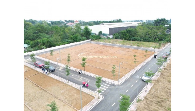 Bán gấp 200m2 đất thổ cư tại Thạch Hòa, Thạch Thất, sổ hồng riêng, giá 1.5 tỷ. LH: 0973440542