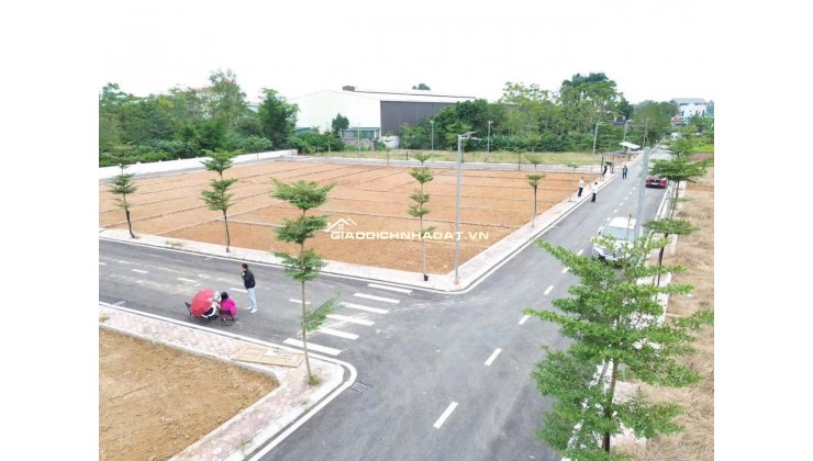 Bán gấp 200m2 đất thổ cư tại Thạch Hòa, Thạch Thất, sổ hồng riêng, giá 1.5 tỷ. LH: 0973440542