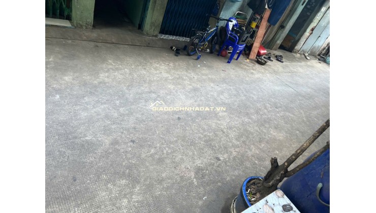 Bán nhà trọ cấp 4 nối dài 02 mặt hẻm trước . hẻm sau,  liền kề  gần giáp mặt tiền, đường lý thánh tông, quận t6an phú,tphcm,