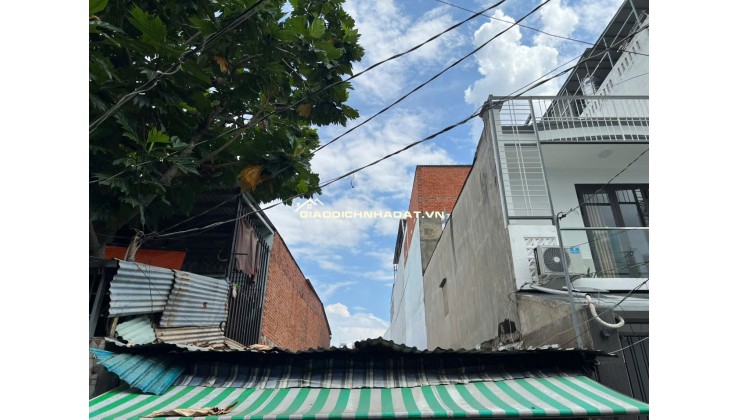 Bán nhà trọ cấp 4 nối dài 02 mặt hẻm trước . hẻm sau,  liền kề  gần giáp mặt tiền, đường lý thánh tông, quận t6an phú,tphcm,