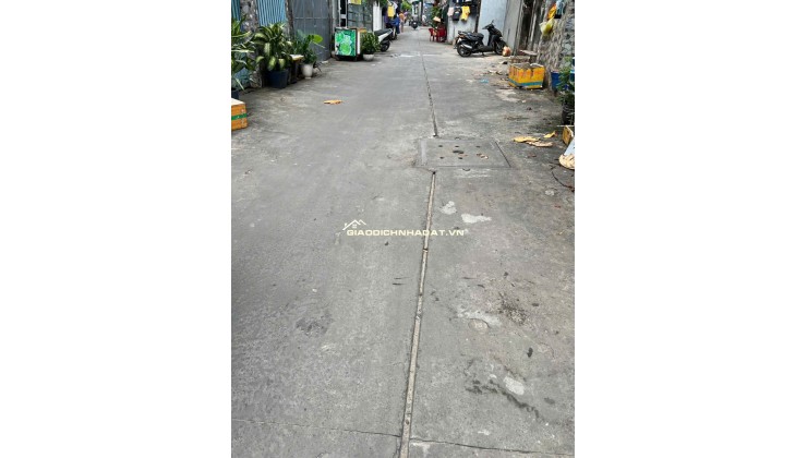 Bán nhà trọ cấp 4 nối dài 02 mặt hẻm trước . hẻm sau,  liền kề  gần giáp mặt tiền, đường lý thánh tông, quận t6an phú,tphcm,