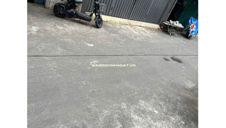 Bán nhà trọ cấp 4 nối dài 02 mặt hẻm trước . hẻm sau,  liền kề  gần giáp mặt tiền, đường lý thánh tông, quận t6an phú,tphcm,