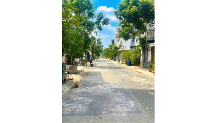 BÁN ĐẤT ĐỨC HOÀ TỈNH TÂY NINH - DT 93,6 M2 - SHR - 2TỶ050TR. LH:0903974577