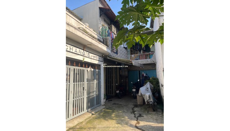 BÁN NHÀ HẺM 4M (BÊN HÔNG ĐẦM SEN) 38M2 (1 TRỆT 1 LẦU) 4.3TỶ. LH:0913900555.