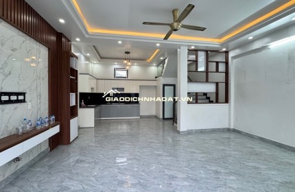 ĐỒNG THÁI 3 TẦNG - NGÕ Ô TÔ ĐỖ CỬA - 3 NGỦ kín - 2,35đ