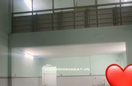 Cho thuê nhà mặt nguyên căn có gác, có thể kinh doanh và ở lại.