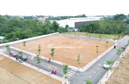 Bán gấp 200m2 đất thổ cư tại Thạch Hòa, Thạch Thất, sổ hồng riêng, giá 1.5 tỷ. LH: 0973440542